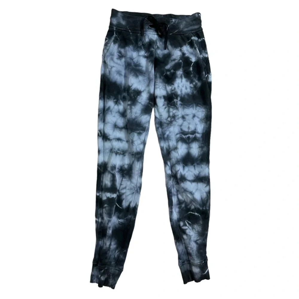 Lululemon Jogger Pants Warm Down Earth Dye Stone Gray Gym Size 2 Extra Small